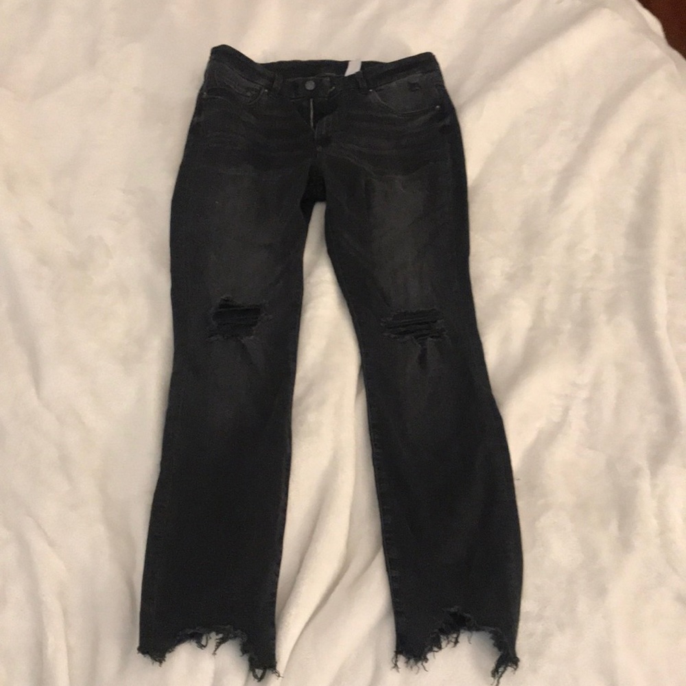 Black distressed skinny jeans
